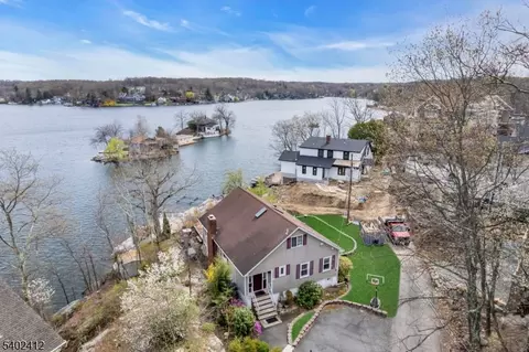 636 Lakeside Ave, Andover, NJ 07821