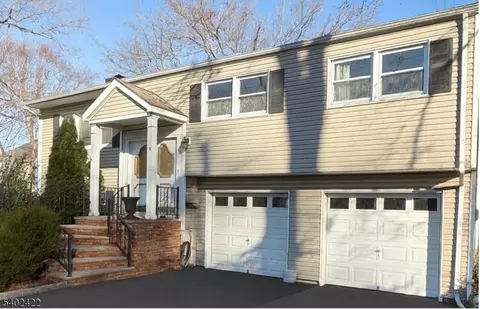 9 Whittier Rd, Clark, NJ 07066
