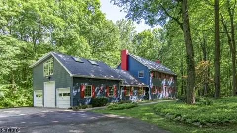 194 Andover Rd, Sparta, NJ 07871