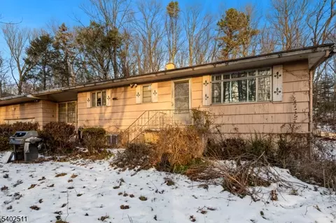 155 Mount Pleasant Ave, Dover, NJ 07801