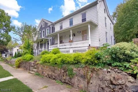 121 Wall St, Belvidere, NJ 07823
