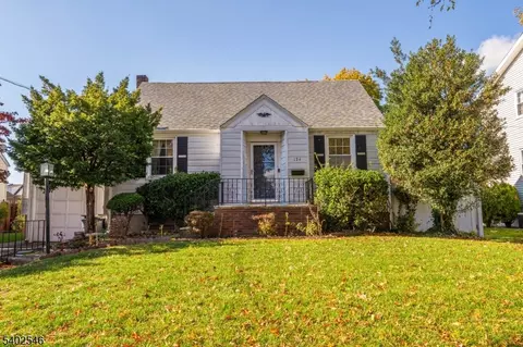 124 Hazley Ave, Rochelle Park, NJ 07662