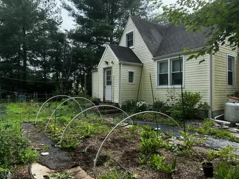 911 County Road 579, Delaware Twp, NJ 08867