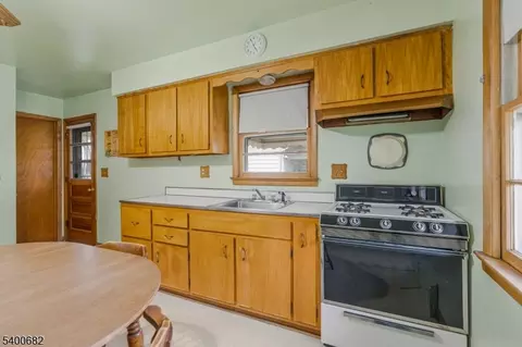 554 E Main St, Bridgewater, NJ 08807 photo 10
