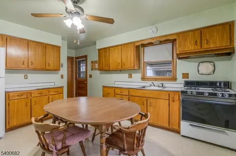 554 E Main St, Bridgewater, NJ 08807 photo 9
