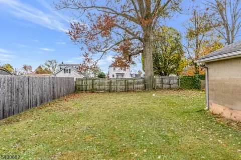 554 E Main St, Bridgewater, NJ 08807 photo 3