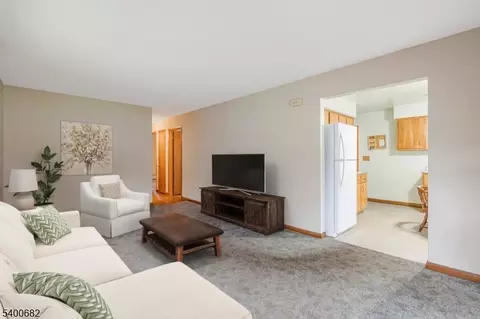 554 E Main St, Bridgewater, NJ 08807 photo 7