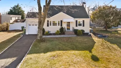 601 Fairway Rd, Linden, NJ 07036