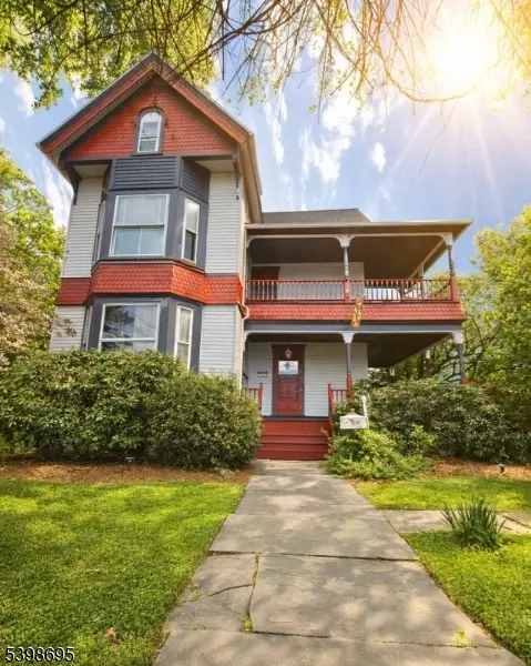 608 3rd St, Belvidere, NJ 07823