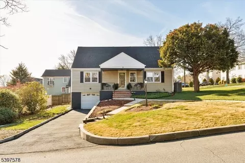 15 Princeton Pl, Clifton, NJ 07014