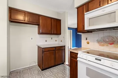 9 Killdeer Dr, Hackettstown, NJ 07840 photo 6