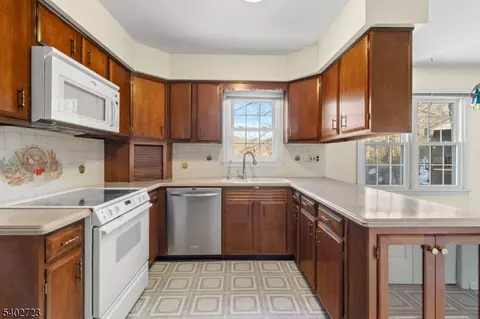 9 Killdeer Dr, Hackettstown, NJ 07840 photo 3