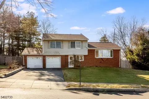18 Stanford Pl, Wayne, NJ 07470
