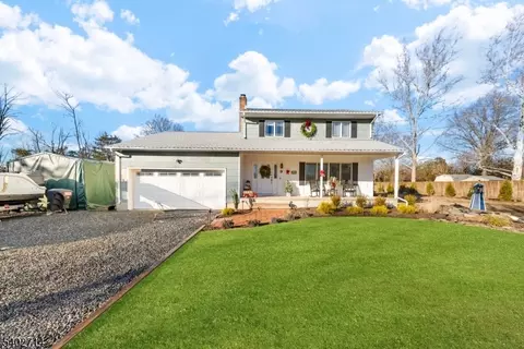 9 Tara Dr, Hillsborough, NJ 08844