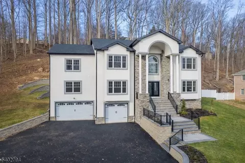 79 Park Pl, Watchung, NJ 07069