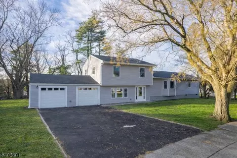 21 Vauxhall Rd, East Brunswick, NJ 08816