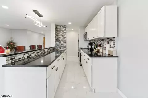704-712 N Broad St #5F, Elizabeth, NJ 07208