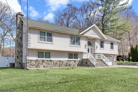 50 Roger Ct, Ringwood, NJ 07456