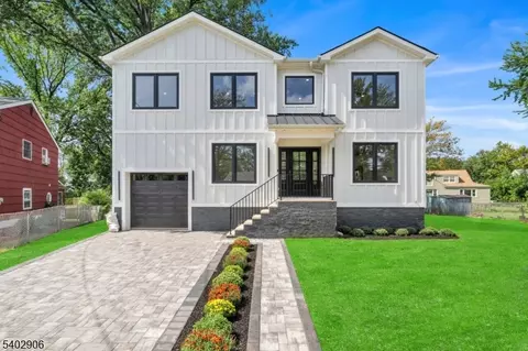 18 Heather Ln, Roselle, NJ 07203