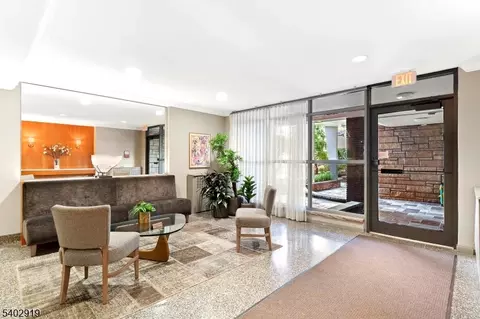 208 Anderson St #7SG, Hackensack, NJ 07601