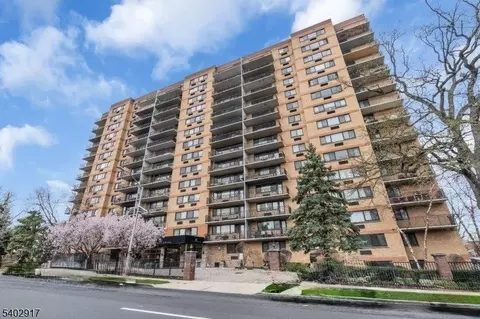 60 Parkway Dr #10G, East Orange, NJ 07017