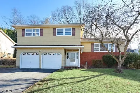 18 Schirra Dr, Wanaque, NJ 07465