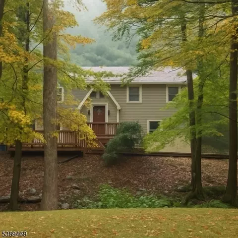 40 Hayward Rd, Sparta, NJ 07871