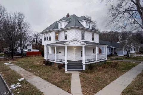 77 Baker Ave, Dover, NJ 07801
