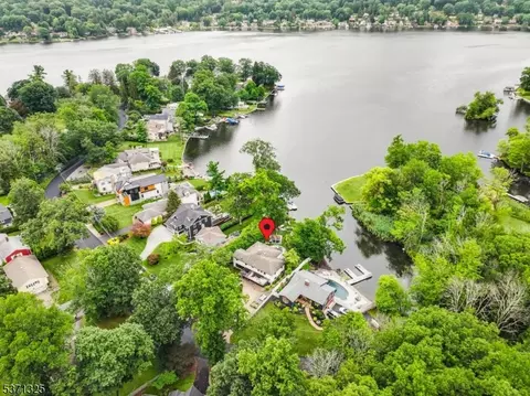 590 W Shore Trl, Sparta, NJ 07871