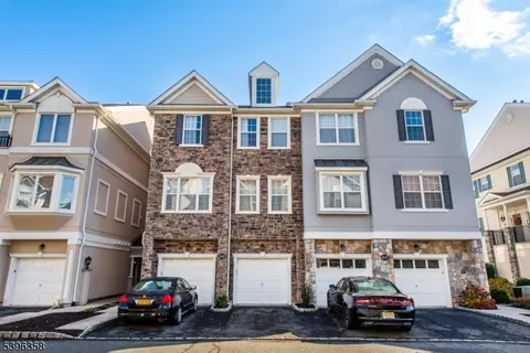 23 Devonshire Dr, Clifton, NJ 07013
