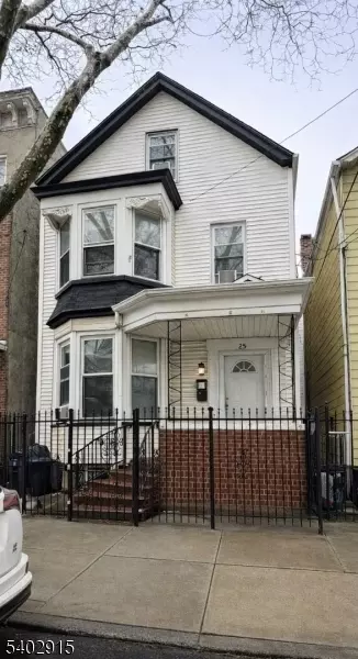 25 Rowland St, Newark, NJ 07104