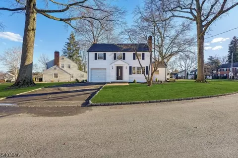 33 Springbrook Rd, Springfield, NJ 07081