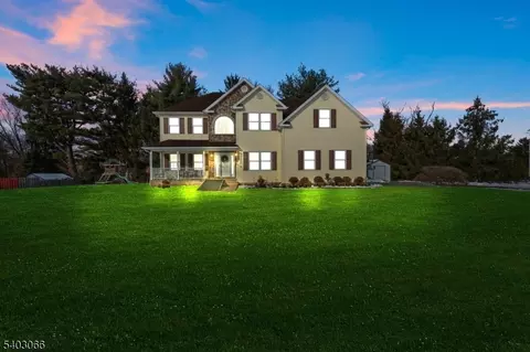 5 Ridge Top Ter, Washington, NJ 07882