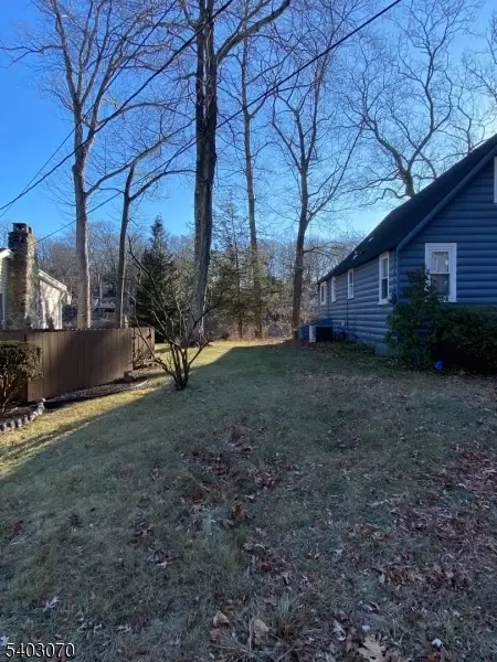 11 Trail W, Kinnelon, NJ 07405