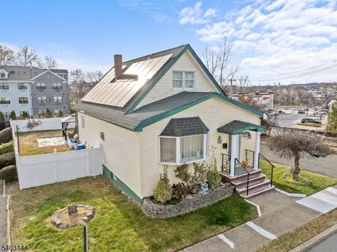 7-02 Lake St, Fair Lawn, NJ 07410