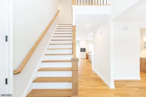 86 Albert Ave, Edison, NJ 08837 photo 4