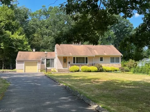 44 Lakeview Ave, Florham Park, NJ 07932