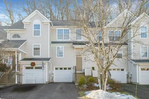 43 Rushmore Ln, Hackettstown, NJ 07840