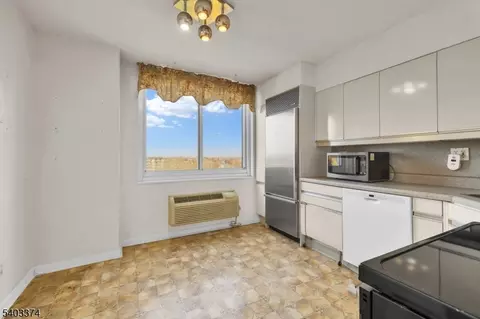 160 Overlook Ave #7A, Hackensack, NJ 07601 photo 23