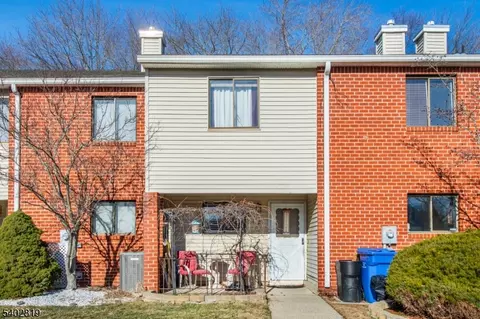 107 Nightingale Ct, Old Bridge, NJ 08857
