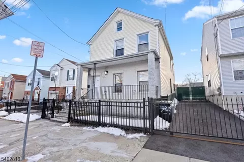 322 New St, Newark, NJ 07103