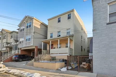 48 Atlantic St, Elizabeth City, NJ 07206