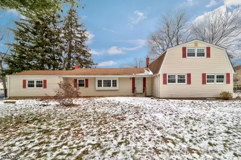 5 Vincent Dr, Parsippany, NJ 07054