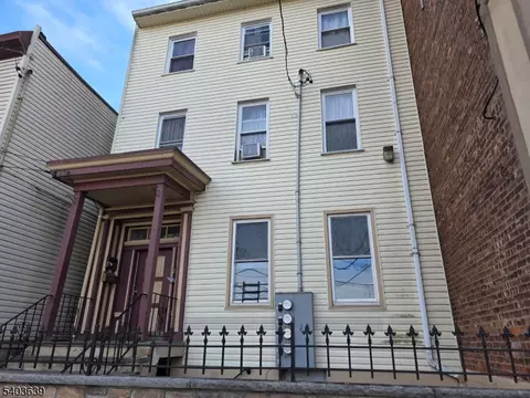 32 Elm St, Paterson, NJ 07501