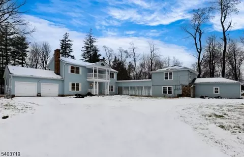 376 Stanhope Rd, Sparta, NJ 07871
