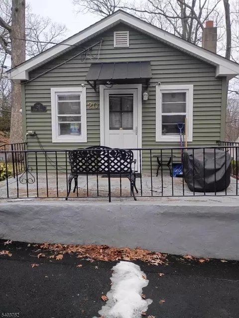 20 Fiske Trl, Hopatcong, NJ 07843
