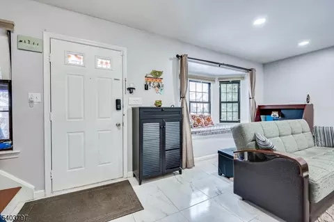 304 Maplecrest Rd, Edison, NJ 08820 photo 11