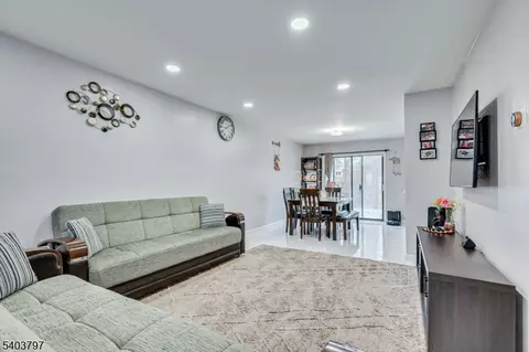 304 Maplecrest Rd, Edison, NJ 08820 photo 12