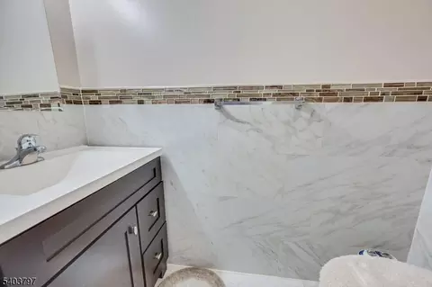 304 Maplecrest Rd, Edison, NJ 08820 photo 23