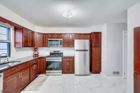 304 Maplecrest Rd, Edison, NJ 08820 photo 18